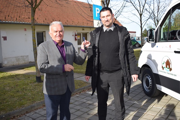 Ekološki centar Vrata Zrinske gore dobio vozilo prilagođeno za prijevoz osoba s invaliditetom